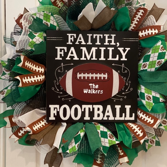 Football Wreath - Customizable Football Season FAMILY wreath - Picture 10 of 11